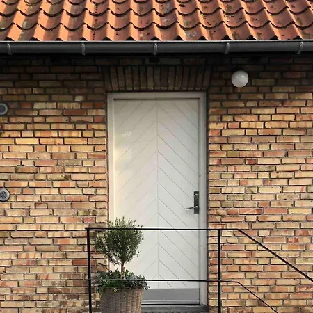 Lejlighed The Palm- Bright And Cozy 3- Bedroom With Private Terrasse & Garden, Brundby *