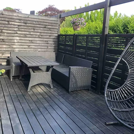 The Palm- Bright And Cozy 3- Bedroom With Private Terrasse & Garden, Brundby Apartment